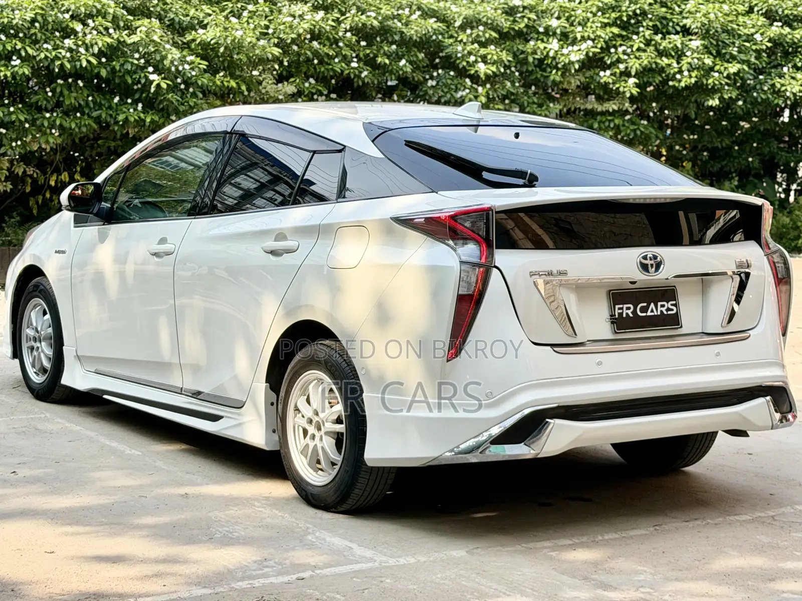 Toyota Prius Four Touring 2017 Pearl