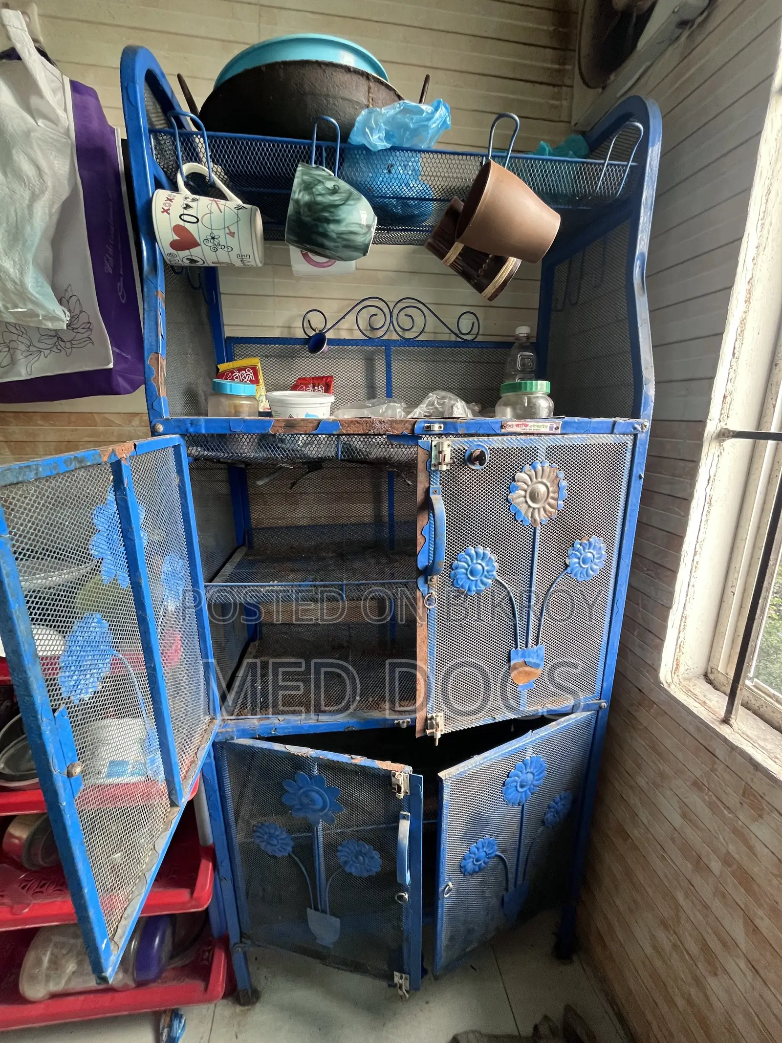 ব্যবহৃত আলমারি
