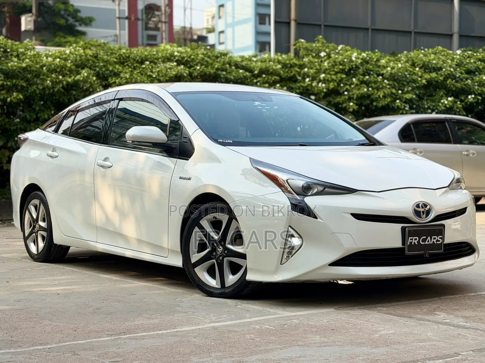 Toyota Prius 4dr Hatchback (1.8L 4cyl Gas/Electric Hybrid CVT) 2016