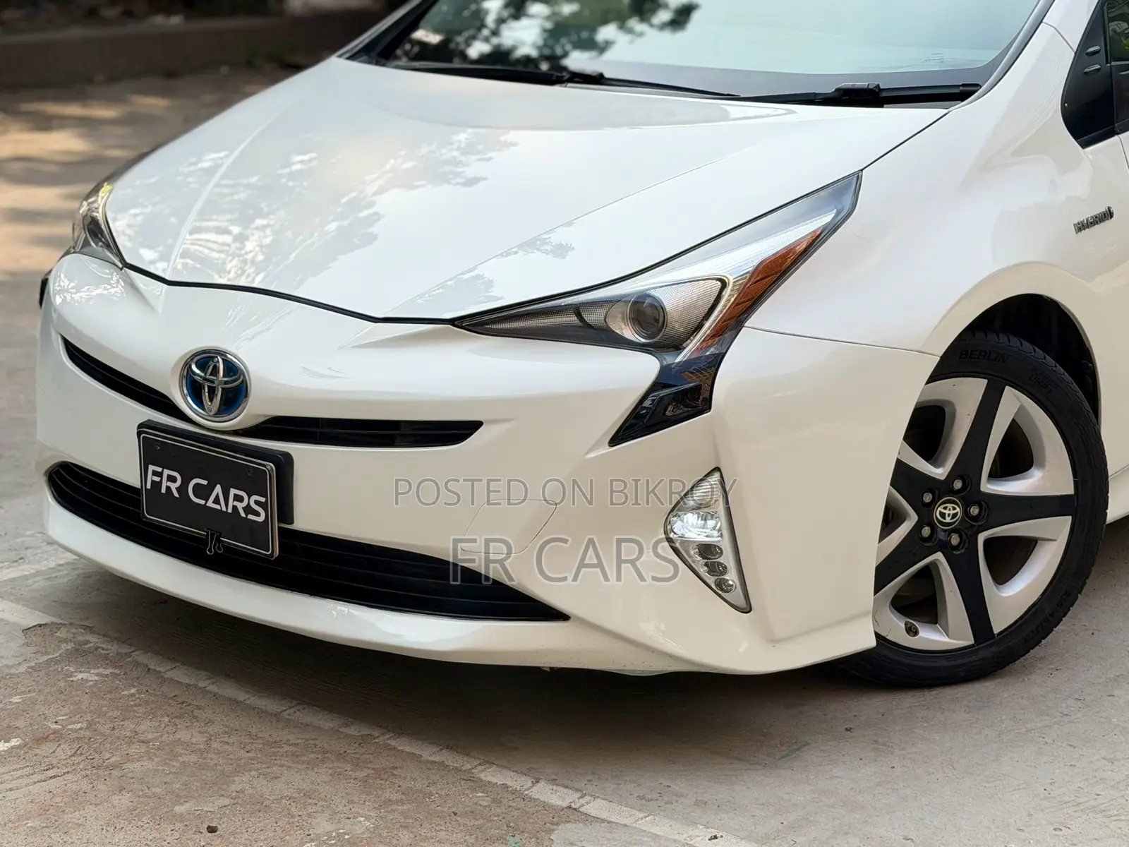 Toyota Prius 4dr Hatchback (1.8L 4cyl Gas/Electric Hybrid CVT) 2016