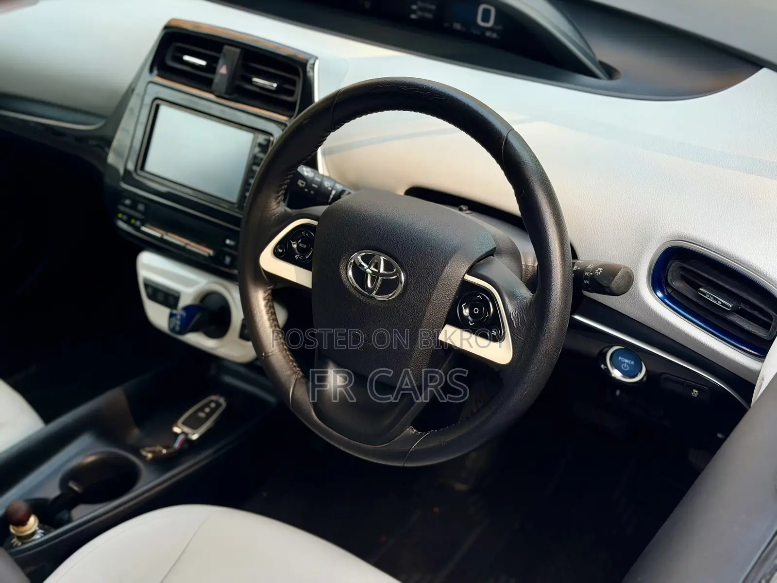 Toyota Prius 4dr Hatchback (1.8L 4cyl Gas/Electric Hybrid CVT) 2016