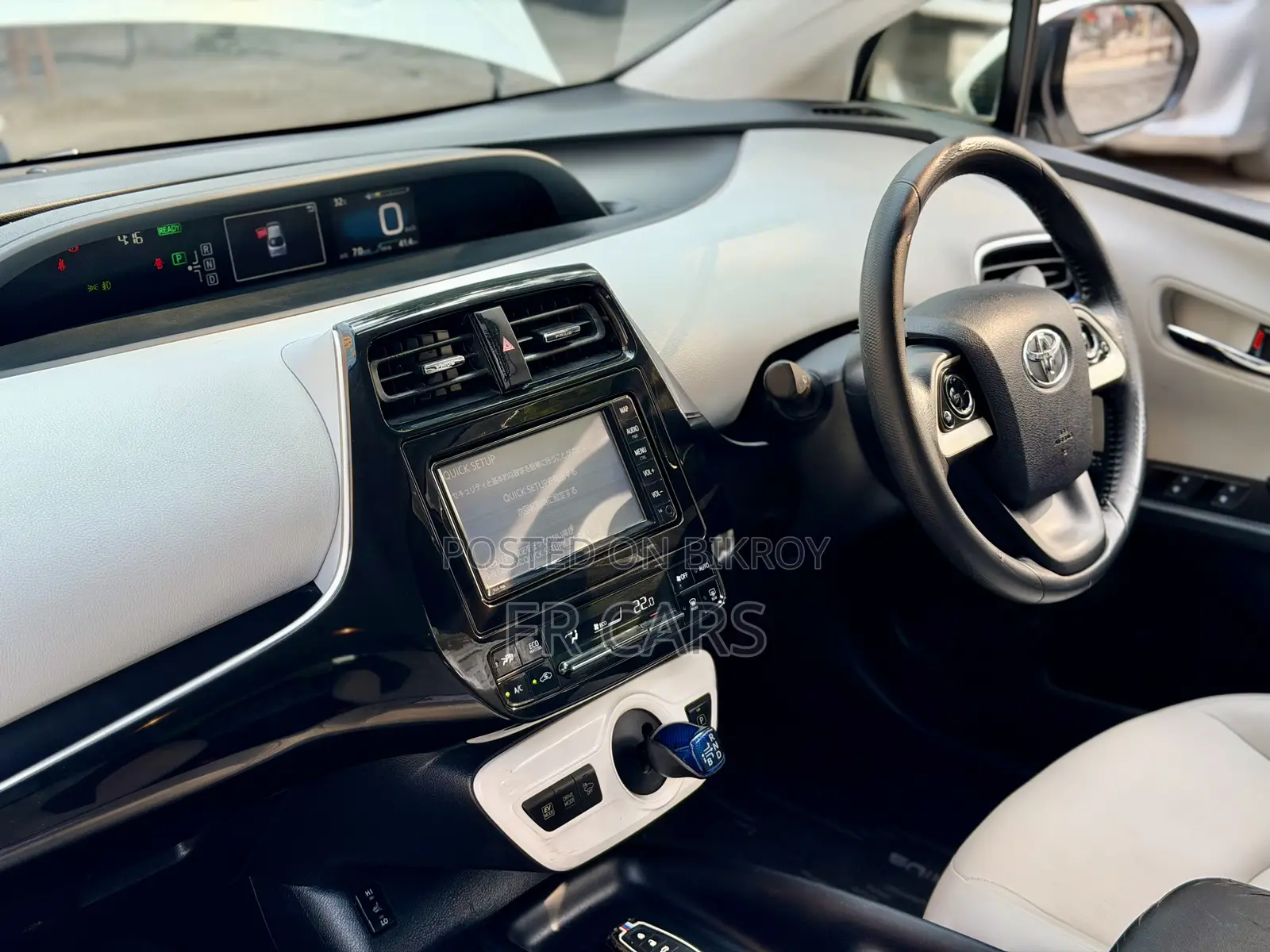 Toyota Prius 4dr Hatchback (1.8L 4cyl Gas/Electric Hybrid CVT) 2016