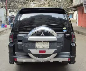 Mitsubishi Pajero 2006 Black