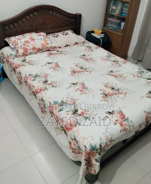 হেভি-ডিউটি সলিড কাঠের বিছানা তোশক সহ