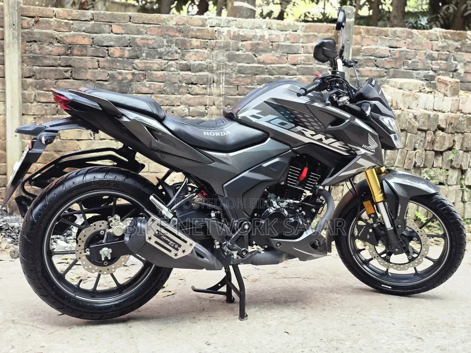 Honda Hornet 2025 Gray