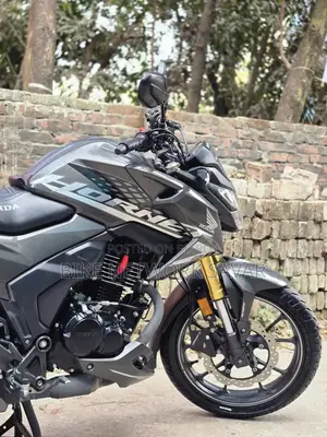 Honda Hornet 2025 Gray