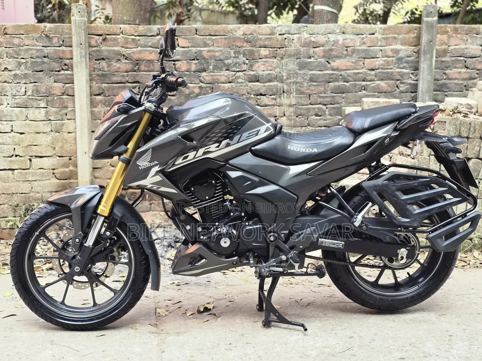 Honda Hornet 2025 Gray