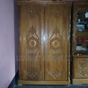 সেগুন কাঠের বড় আলমারি