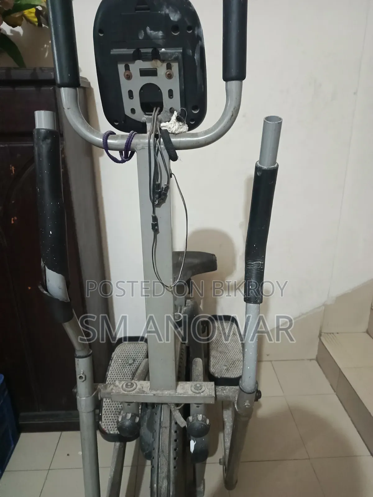 Cross trainer