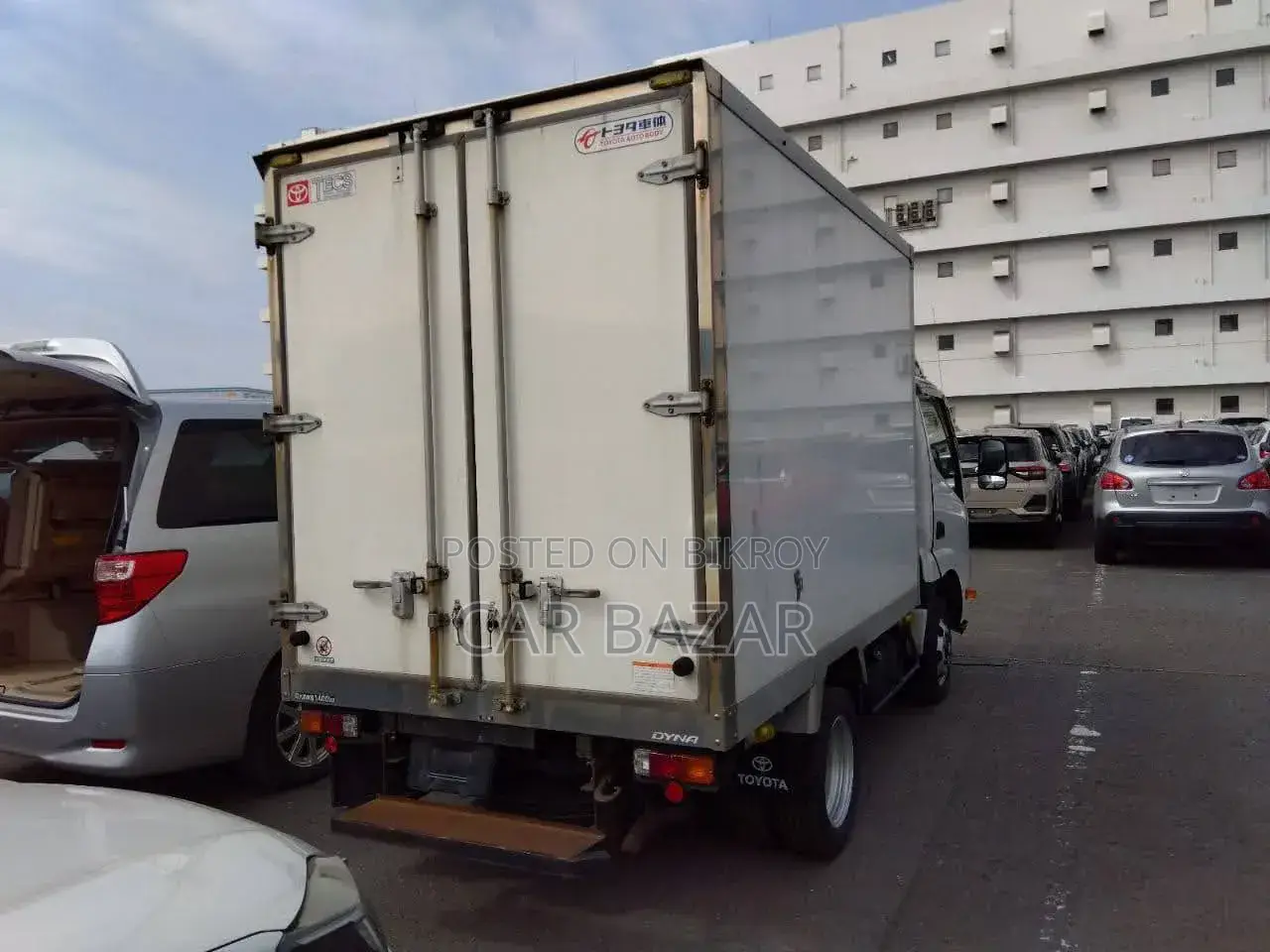 Toyota Dyna Cover Van