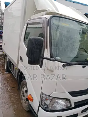 Toyota Dyna Cover Van