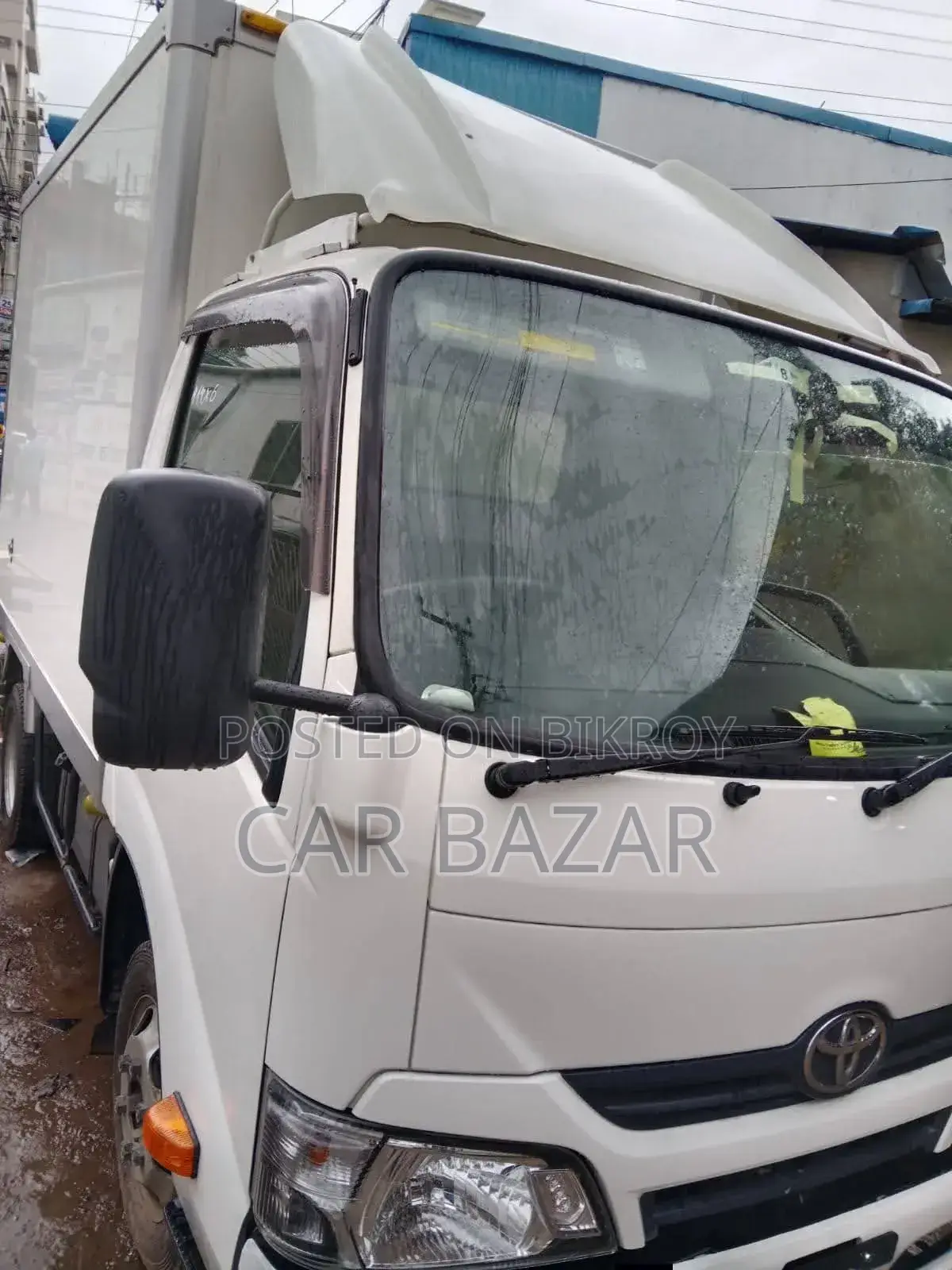 Toyota Dyna Cover Van