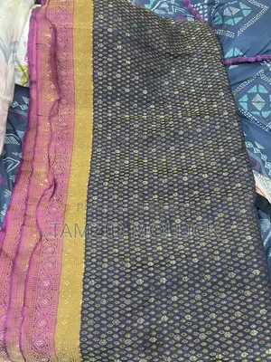 শাড়ি বিক্রির জন্য