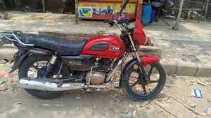 TVS Radeon 2022 Red