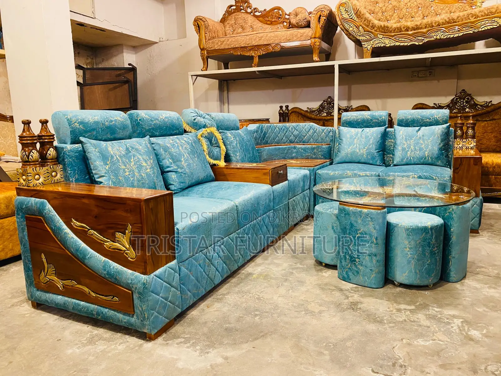 Corner Sofa with Round Table