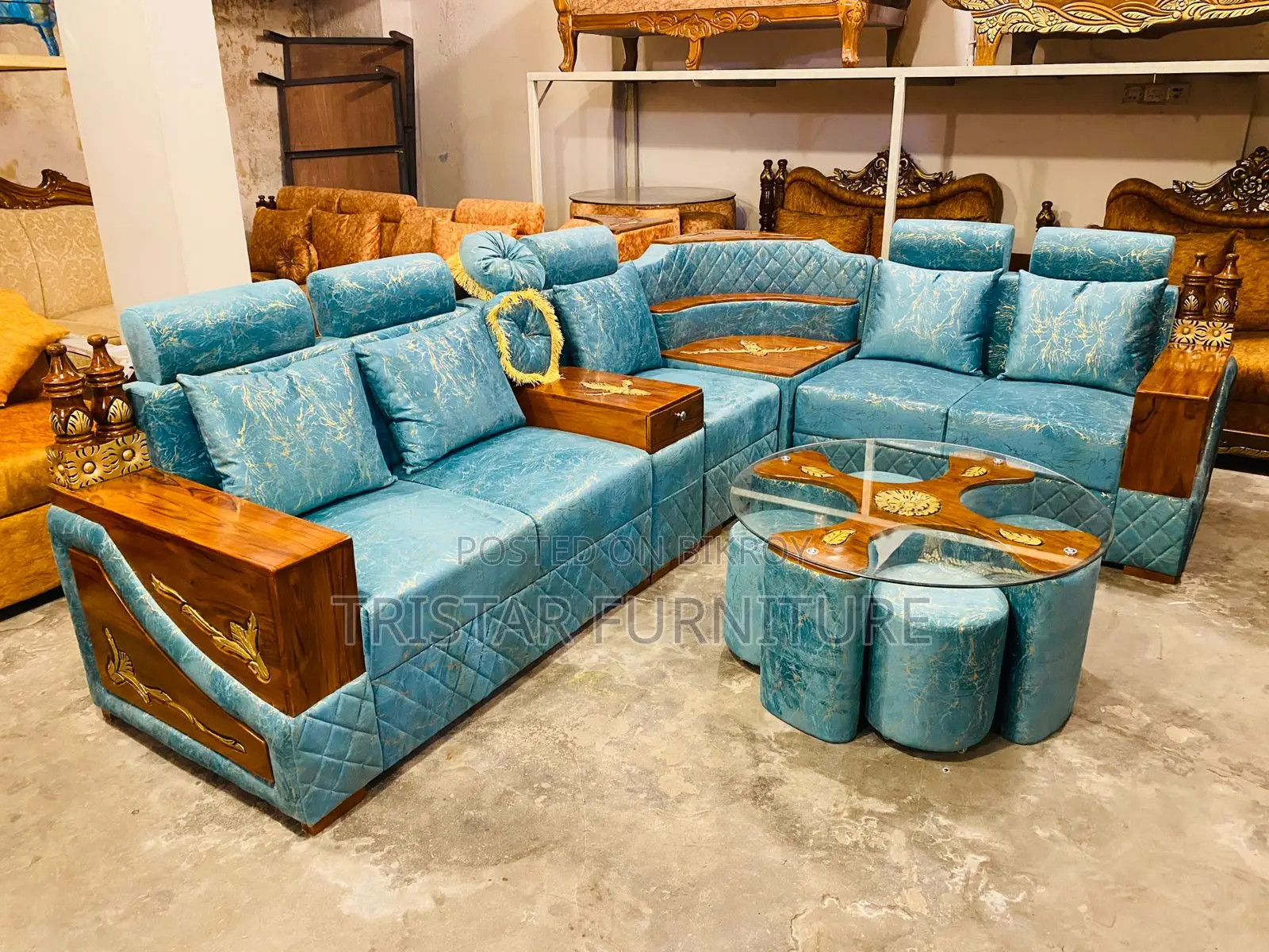 Corner Sofa with Round Table