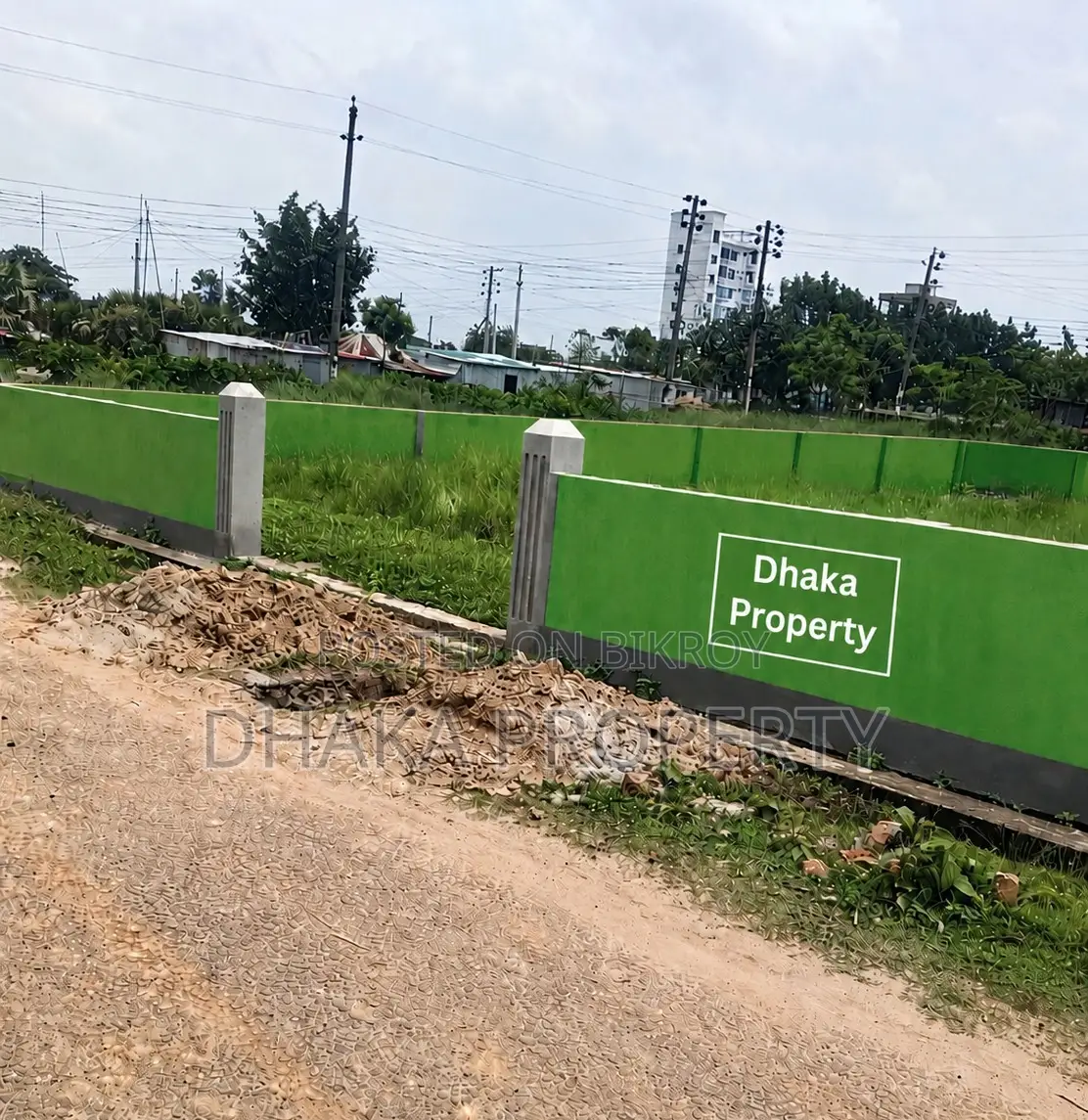 60ft Rd 3 Katha South at Sector-17/F.