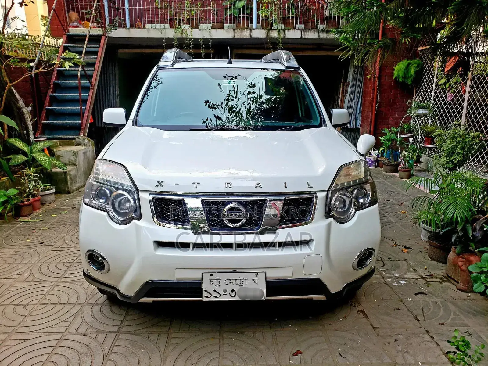 Nissan X-Trail 2.0 Petrol XE 2011 White