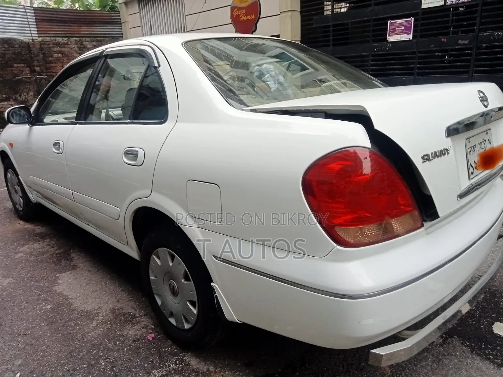Nissan Sunny 2008 White