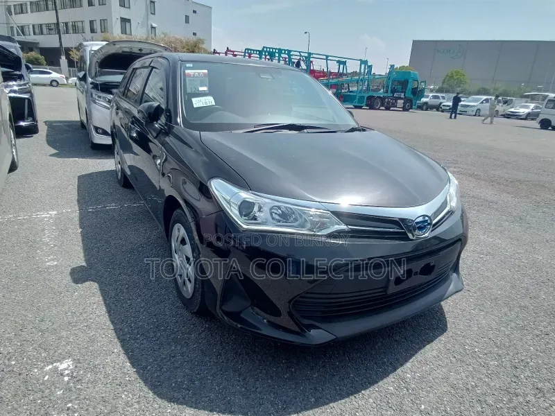 Toyota Corolla Fielder 1.5 Hybrid FWD 2021 Black