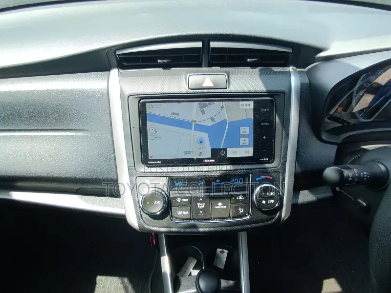 Toyota Corolla Fielder 1.5 Hybrid FWD 2021 Black