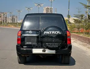 Nissan Patrol 2004 Black