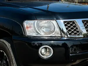 Nissan Patrol 2004 Black