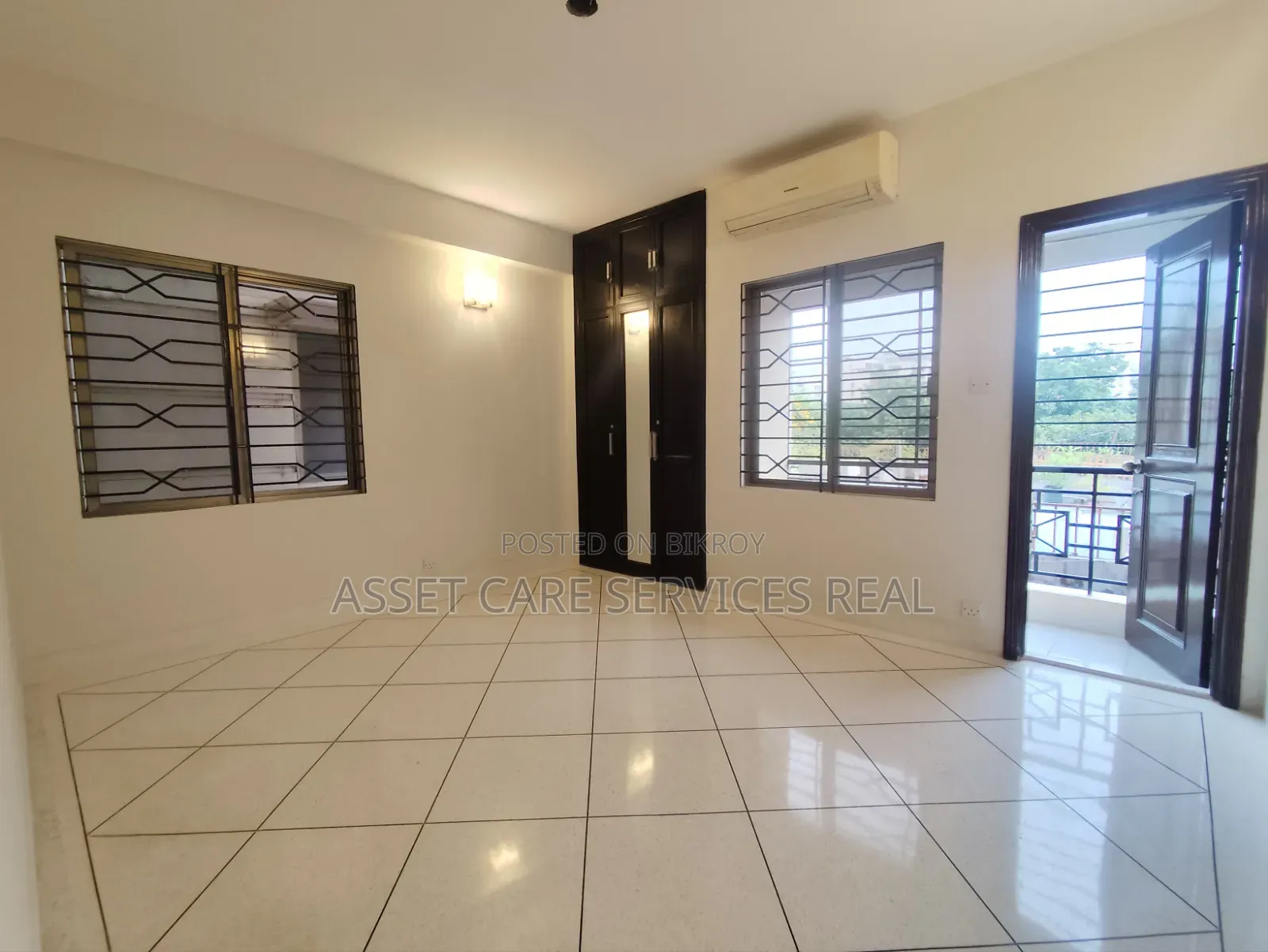 4bdrm Apartment in Gulshan for Rent