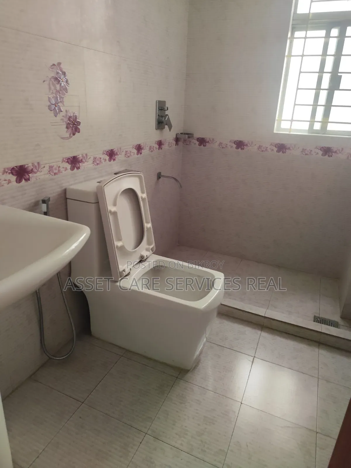 বনানীতে ৪ বেডরুমের অ্যাপার্টমেন্ট ভাড়ার জন্য