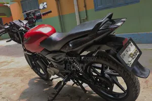 Bajaj Pulsar 150 2013 Red