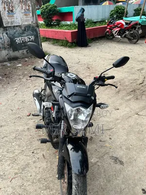 সুজুকি জিক্সার মনোটোন ২০২৩ ব্ল্যাক