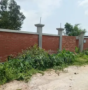 Near 300ft 5 Katha Park South at Sector-8