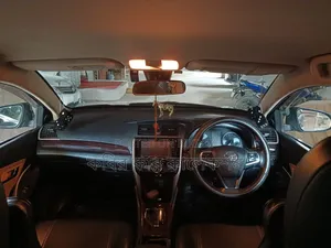 Toyota Premio 2018 Black