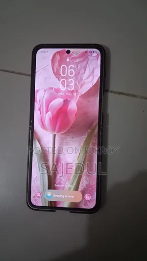 New Samsung Galaxy Z Flip6 256 GB Gold