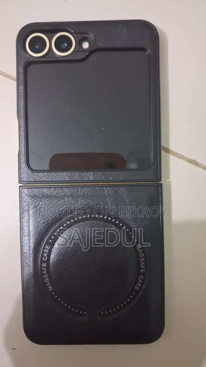 New Samsung Galaxy Z Flip6 256 GB Gold