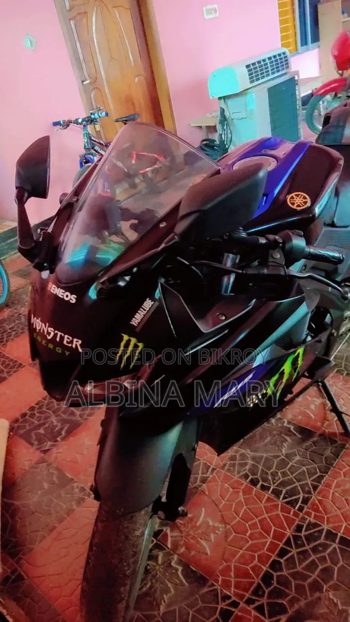 Yamaha R1 2019 Black