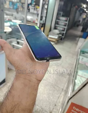 New Vivo Y19 128 GB Orange