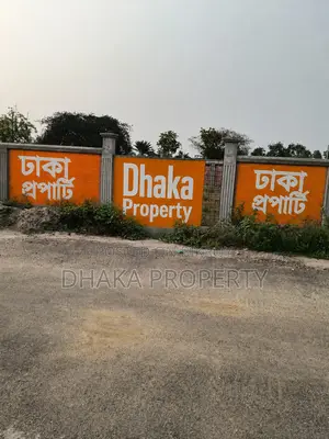 Near 300ft 7.5 Katha South at Sector-14