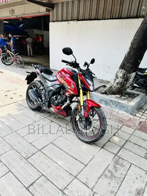 Honda Hornet 2025 Red