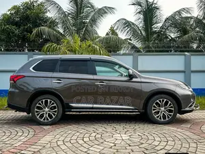 Mitsubishi Outlander 2017 Gray