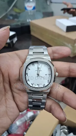 পোয়েডাগার ৯১০ কোয়ার্টজ ঘড়ি