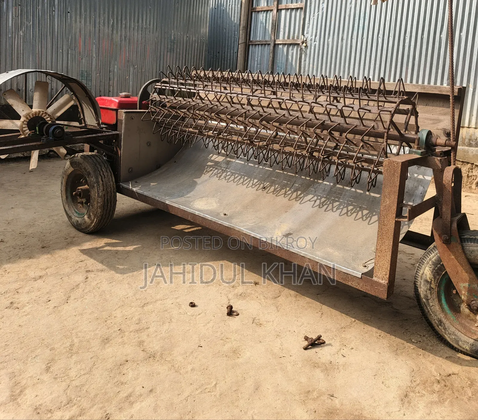 Paddy Threshing Machine