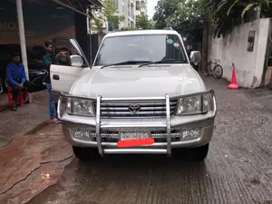 Toyota Land Cruiser Prado 2000 Off White