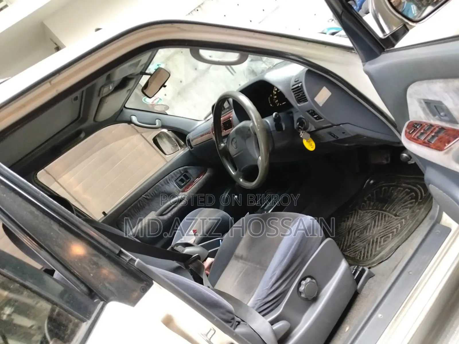 Toyota Land Cruiser Prado 2000 Off White