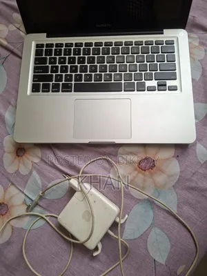 Laptop Apple MacBook Pro 8GB Intel Core I5 SSD 750GB
