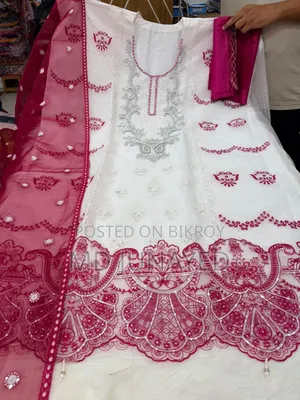 Wow! This dress is love at first sight!!