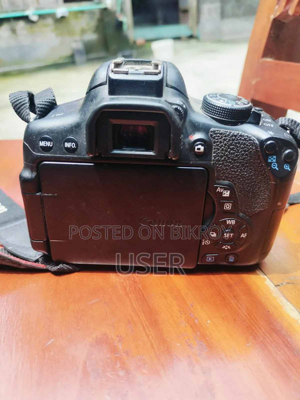 Eos 1200d With 55-250mm Lens Camera