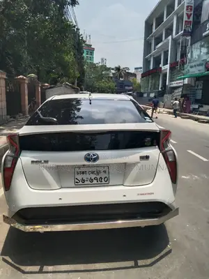 Toyota Prius 2018 Pearl