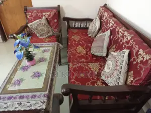 Second-hand Sofa for Sale. Includes five seats and a tea table.