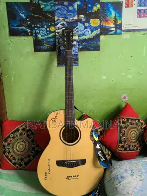 Deviser Guitar Model No L720a-N